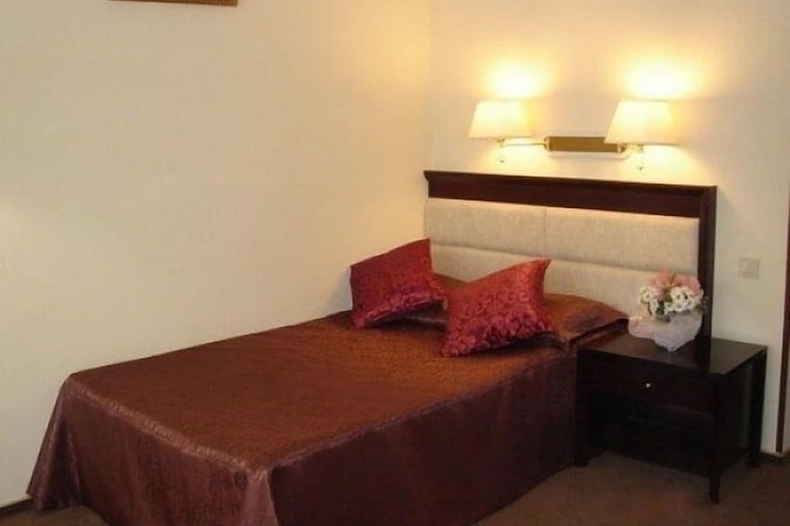 Room 14 of 42