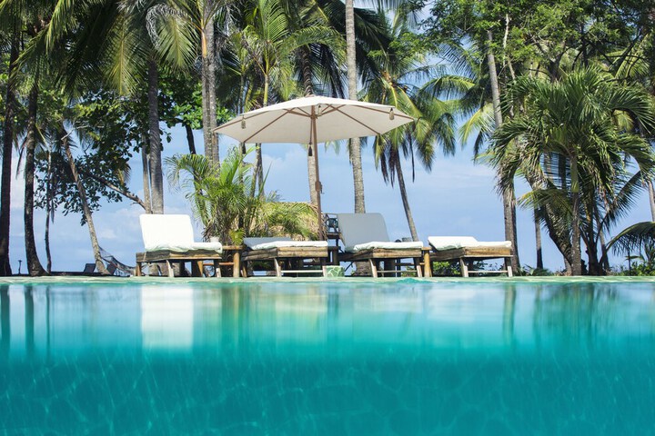 Pools & Facilities
