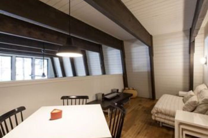 Room 10 of 17