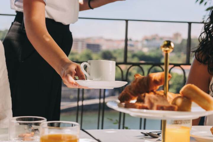 Breakfast/Coffee Service 91 of 147