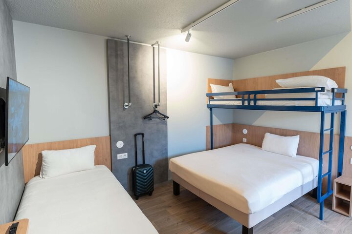 Room 15 of 47