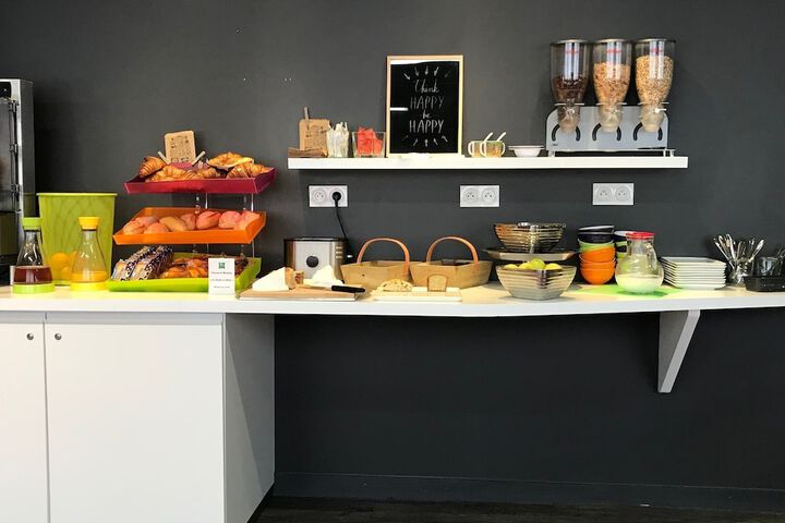 Breakfast/Coffee Service 8 of 17