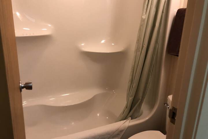 Room 15 of 28