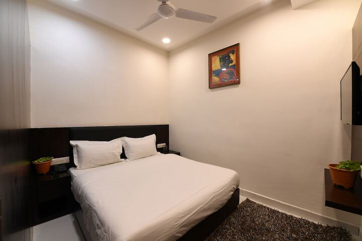 Room 12 of 45