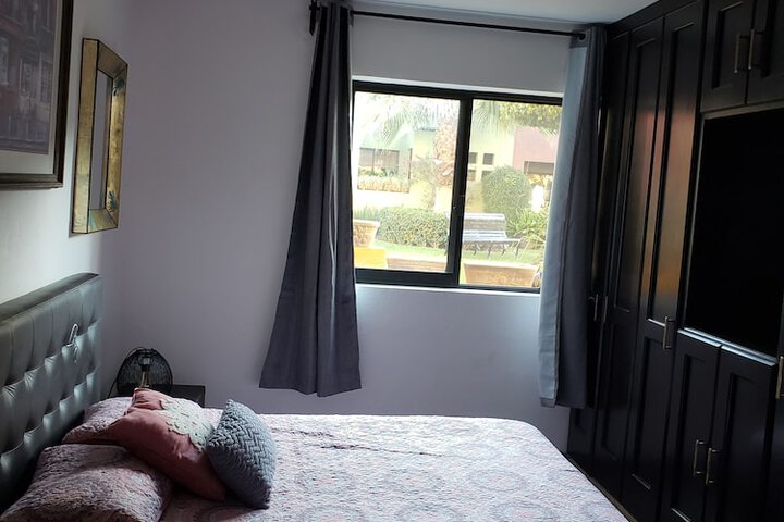 Room 4 of 40