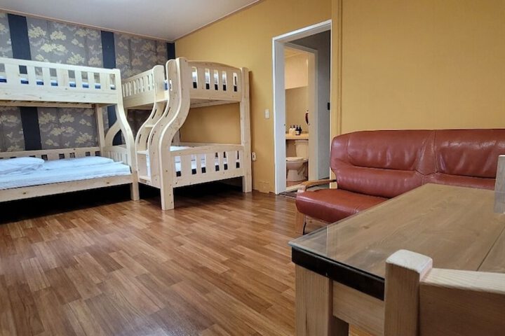 Room 12 of 21