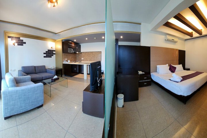 Room 20 of 28