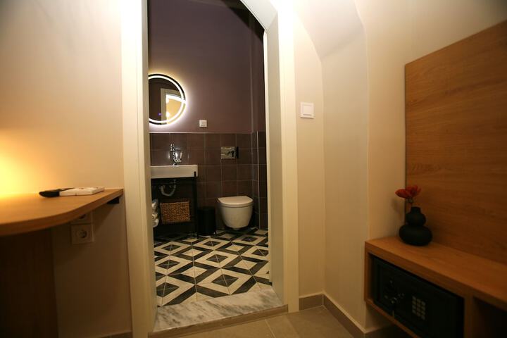 Room 59 of 86