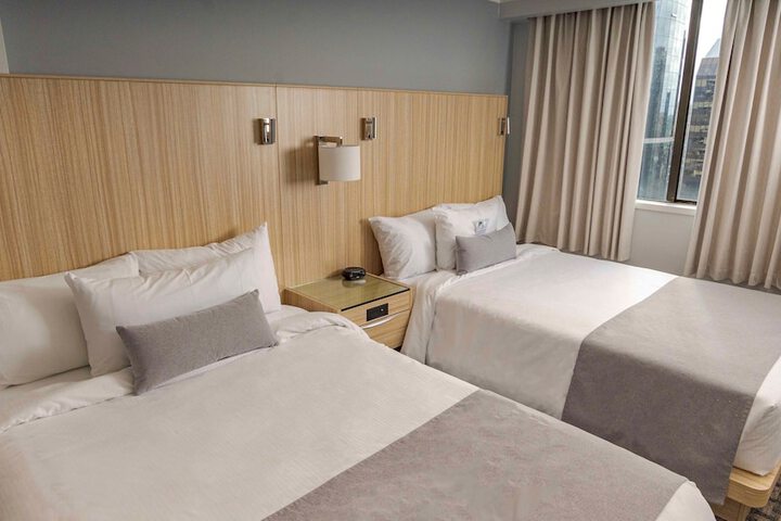 Room 9 of 210