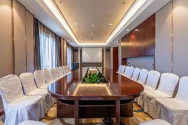 Room 11 of 23