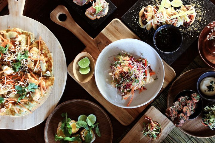 Lounge 66 of 87