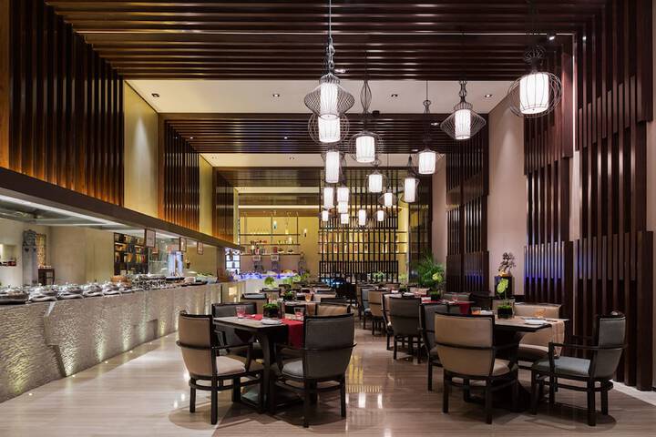 Dining Photos