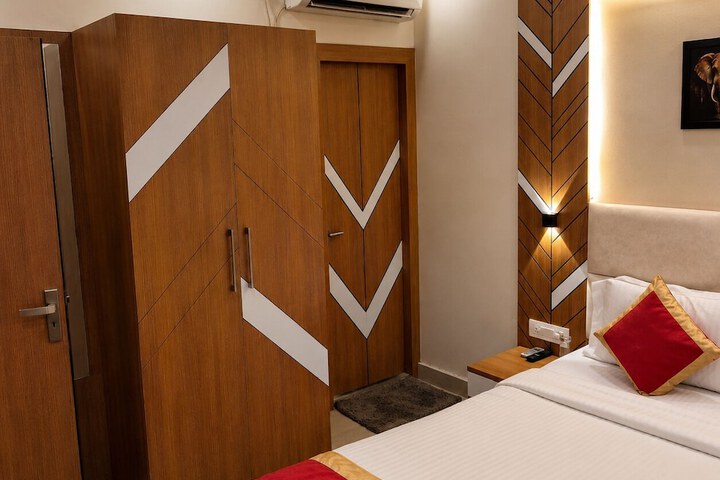 Room 51 of 74