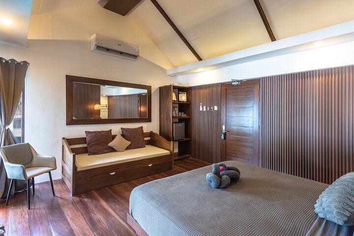 Room 43 of 169
