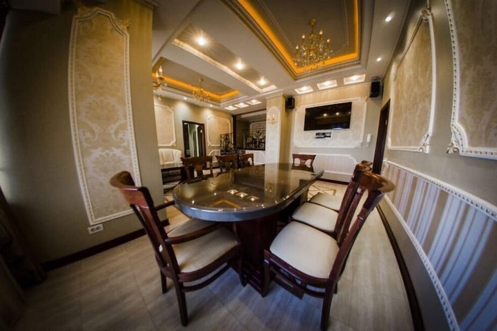 Room 17 of 25