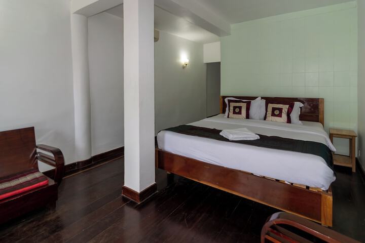 Room 10 of 26