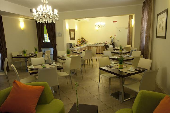 Breakfast area