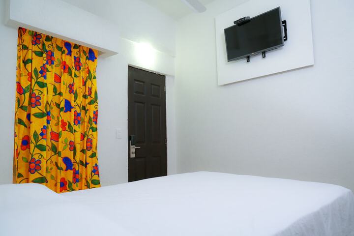 Room 9 of 15