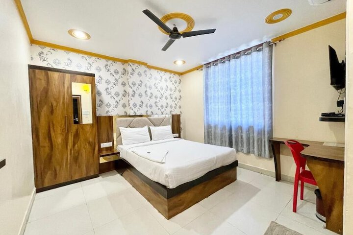 Room 27 of 42