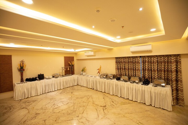 Ballroom/Hall 37 of 41