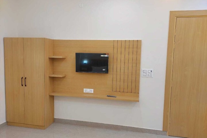 Room 17 of 43