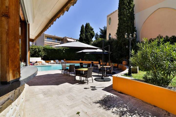 Hotel Exterior 73 of 78