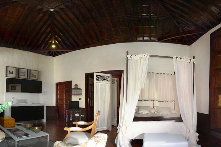 Room 2 of 107