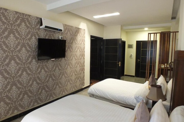 Room 7 of 39
