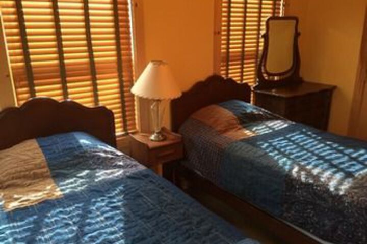 Room 12 of 32
