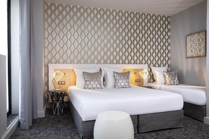 Room 27 of 81