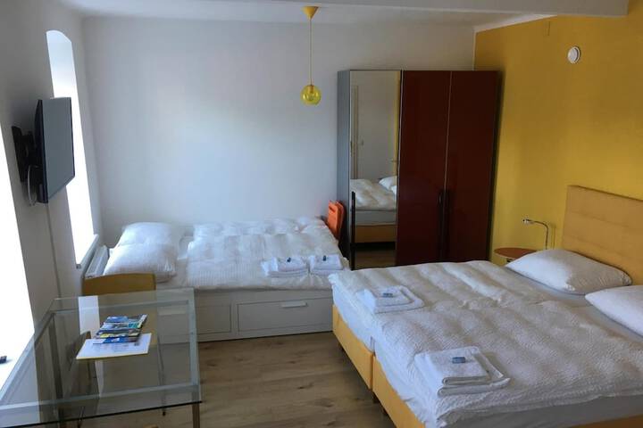 Room 8 of 41