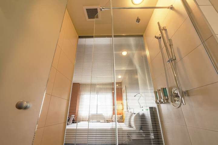 Room 38 of 62
