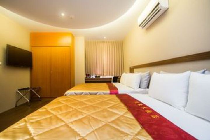 Room 15 of 21