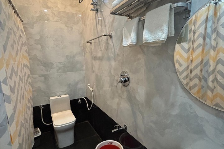 Room 53 of 68