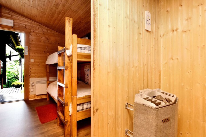 Room 2 of 35