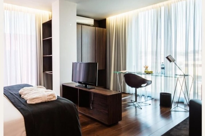 Room 4 of 24