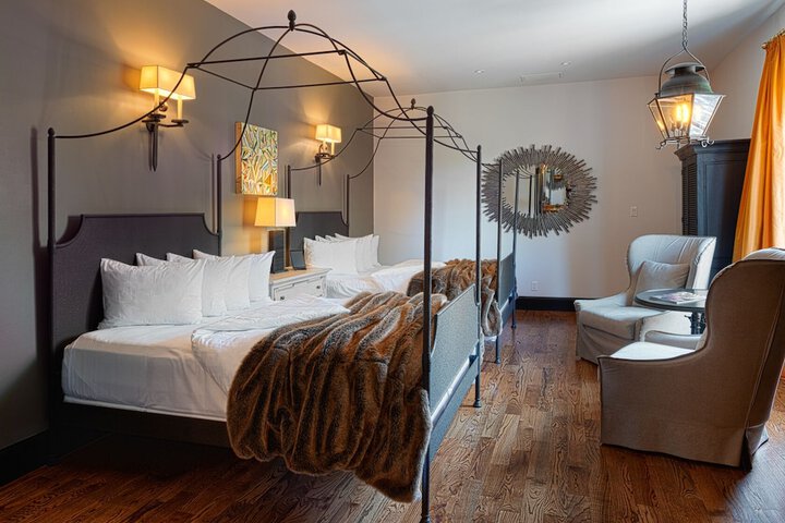 Room 10 of 38