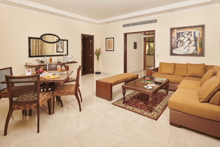 Room 33 of 63