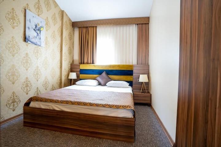 Room 3 of 28