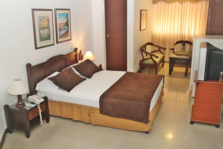 Room 8 of 18