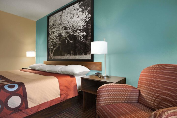 1 King Bed (9 of 12)