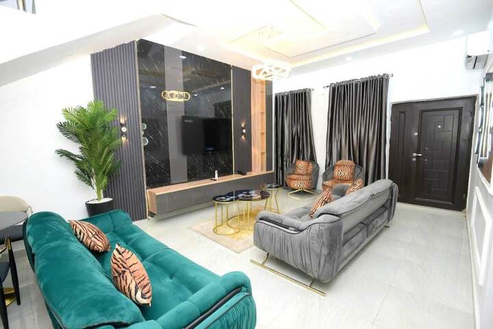 Iris-gold apartments