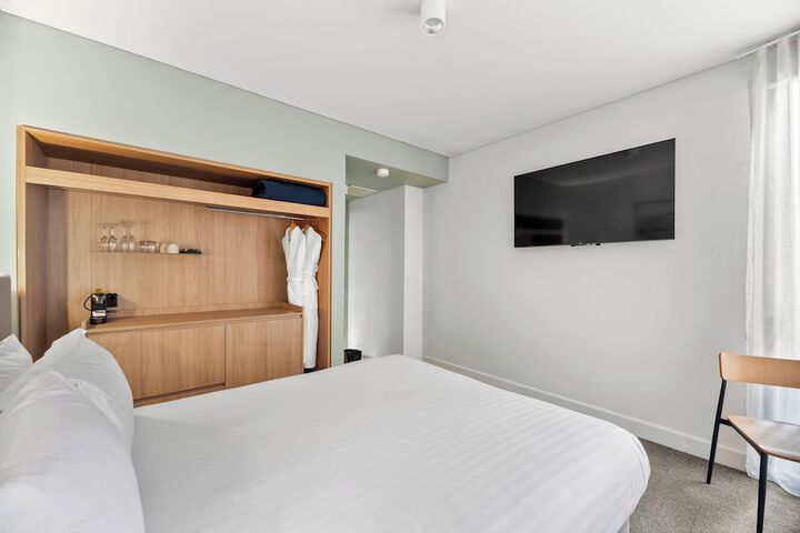 Room 17 of 75