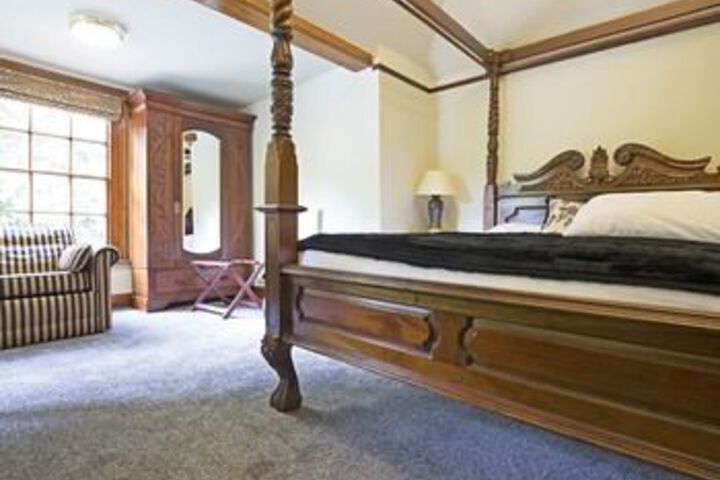 Room 18 of 30