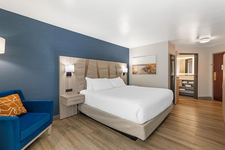 Room 80 of 136
