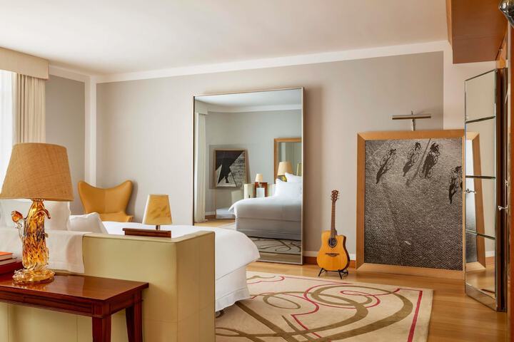 Room 66 of 261