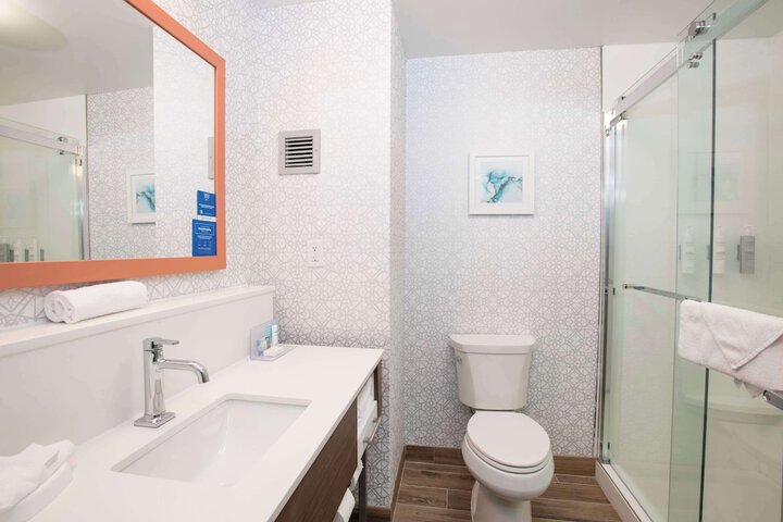 Bathroom shower