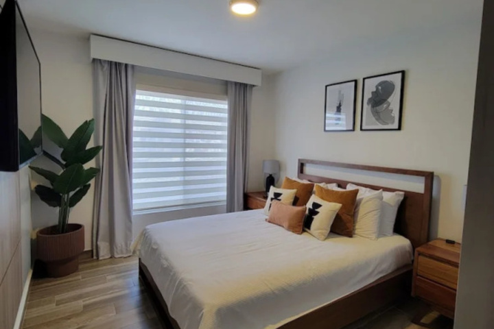 Room 4 of 11