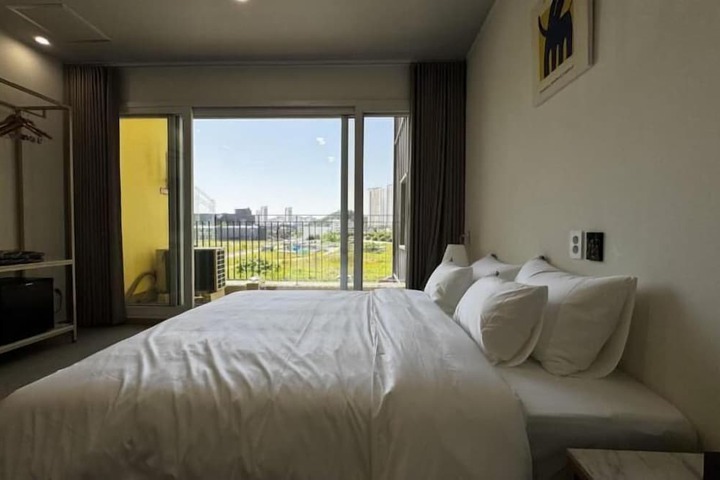 Room 5 of 51