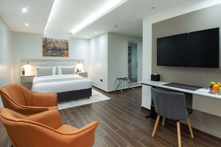Room 6 of 47